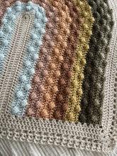 Load image into Gallery viewer, Juni bobble crochet rainbow blanket
