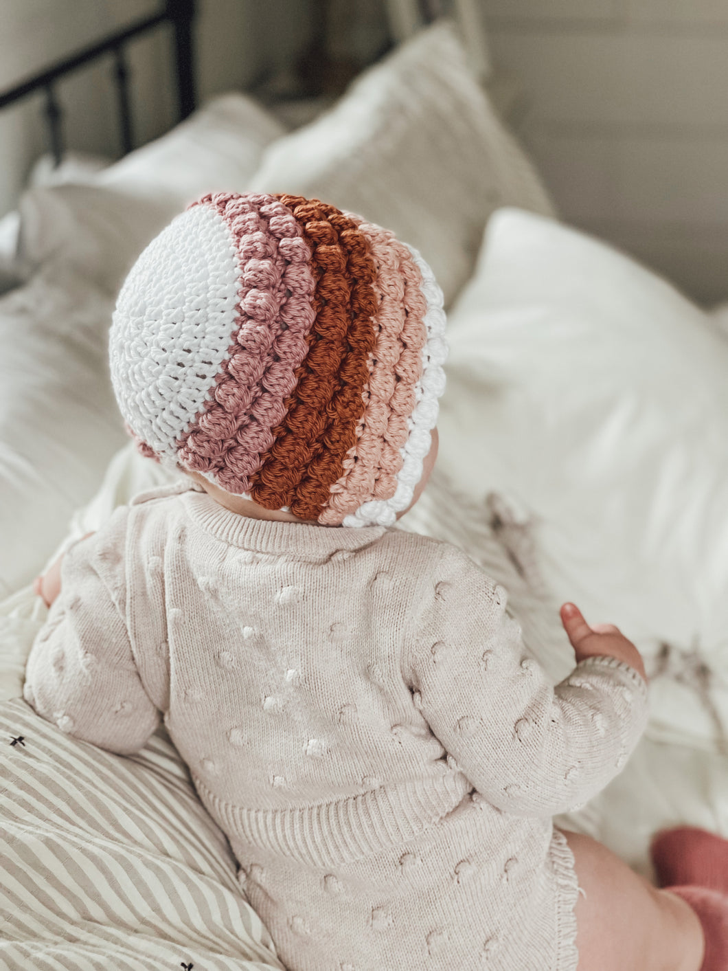 Crochet rainbow bonnet | boy or girl